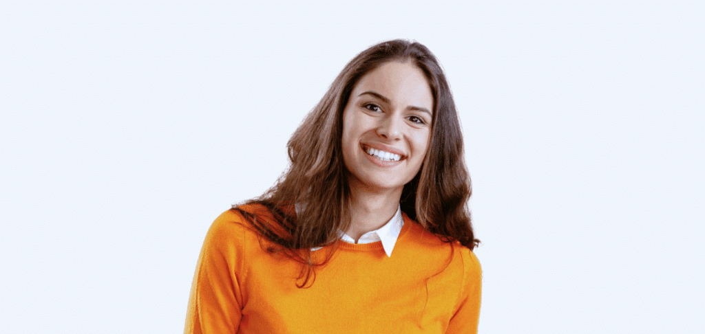 jeune consultante souriante