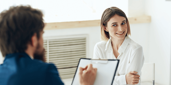 femmes consultante freelance