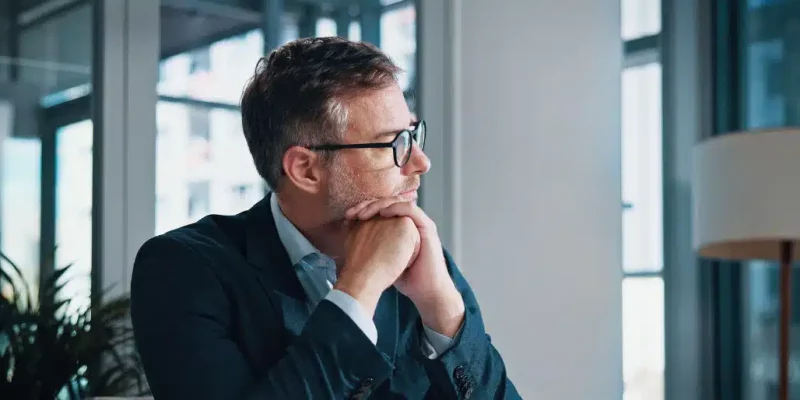 cadre aec des lunettes en reflexion